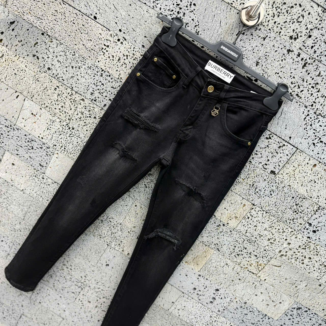 Quần Jean Burberry BBR Đen họa tiết kẻ sọc Nâu túi sau Like Auth NV